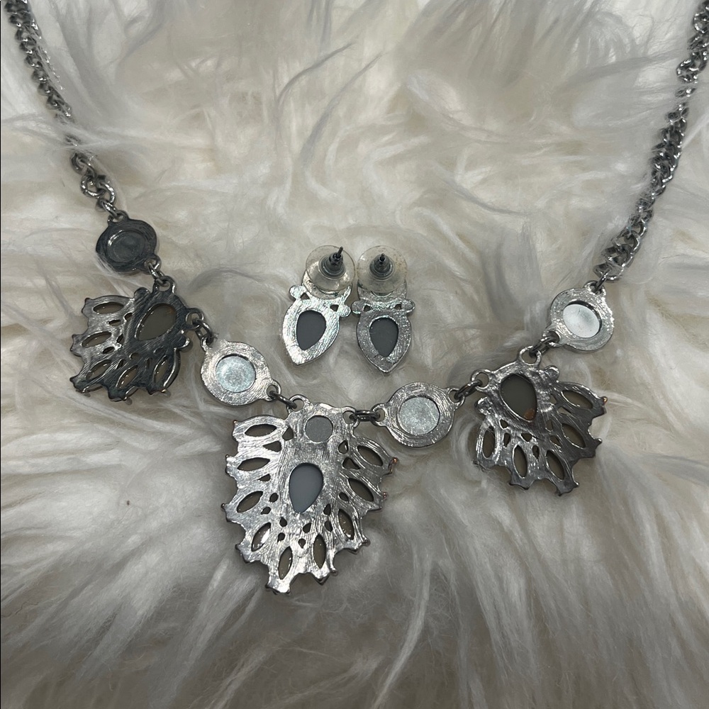 18 inch Flower Necklace with Purple grayish/yellow faux stones and crys… - Picture 8 of 10